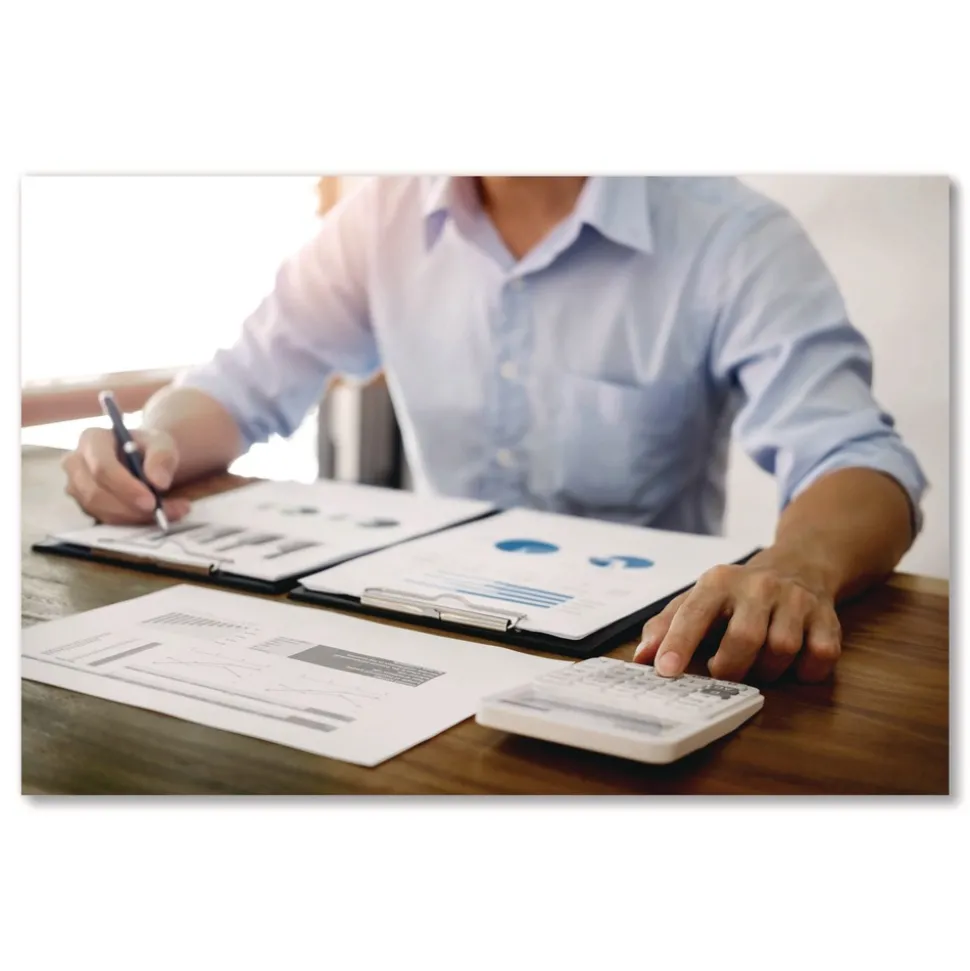 Universal 8.5 in. x 11 in. 20 lbs. Bond Weight High-Bright Multipurpose Paper - White (10/Carton)