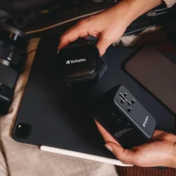 Verbatim UTA-10 GaN III 3-USB-A/3-USB-C Universal Travel Adapter