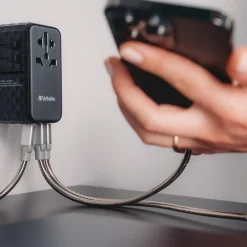 Verbatim UTA-10 GaN III 3-USB-A/3-USB-C Universal Travel Adapter