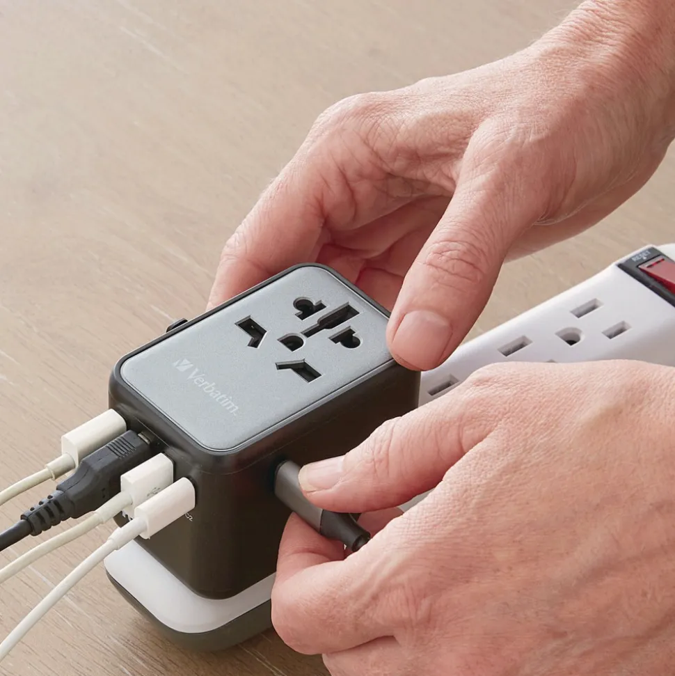 Verbatim UTA-08 3-USB-A/3-USB-C Universal Travel Adapter